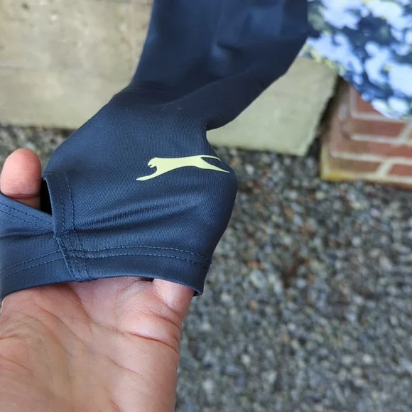 Slazenger 1/4 zip golf shirt medium - Picture 5 of 7